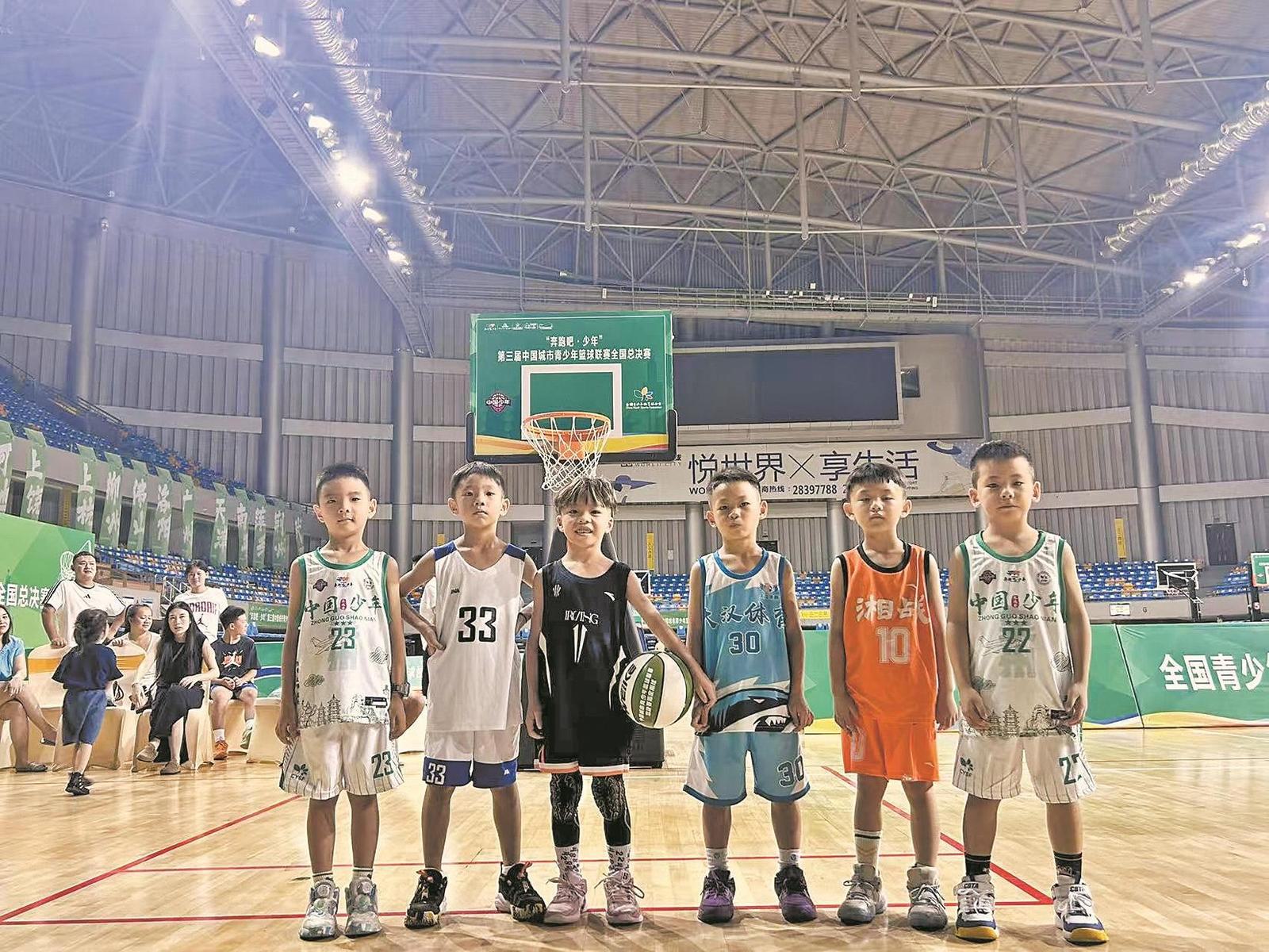 暑期注入活, 年为泉州的, 现了卓越的