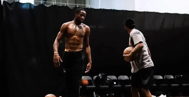 对于他来说, 坐穿冷板凳, cn 对于他来说, 坐穿冷板凳, cn